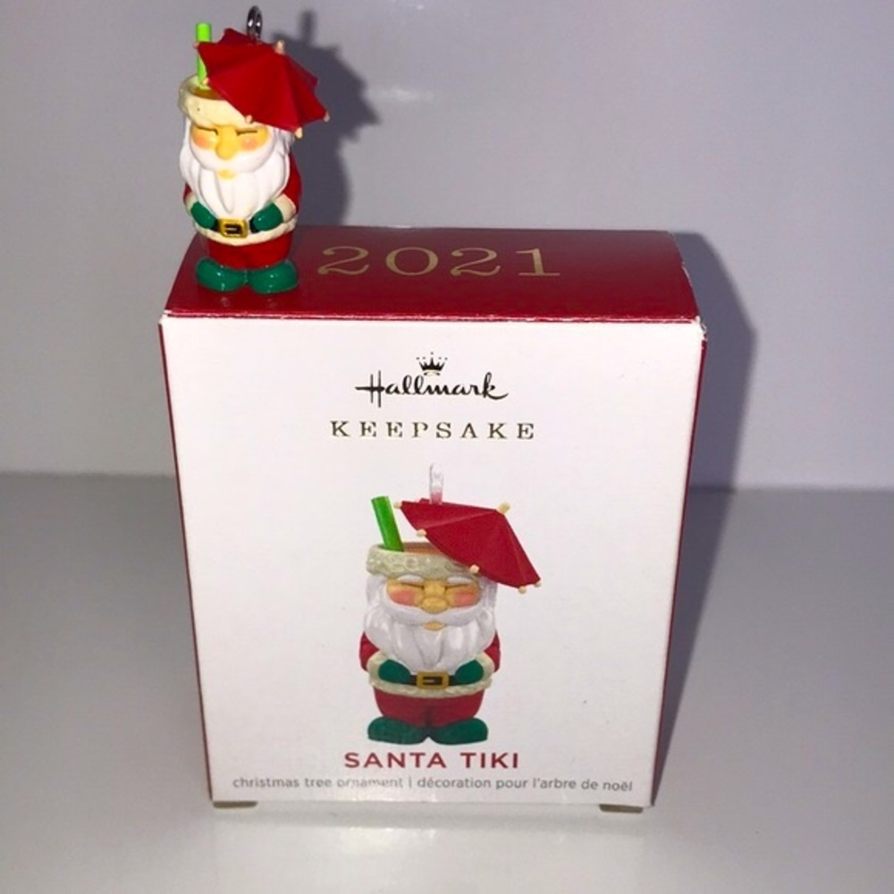 NEW IN BOX HALLMARK KEEPSAKE 2021 Minature Ornament SANTA TIKI MUG
